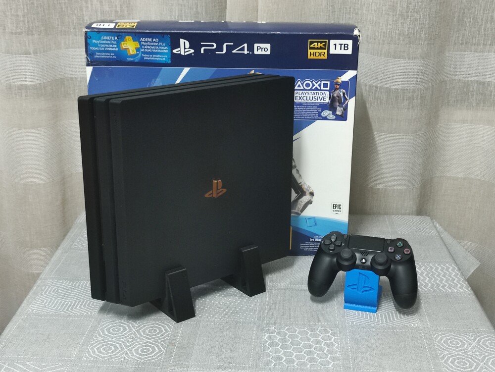 Consola PS4 Pro (Usado - 1 TB)